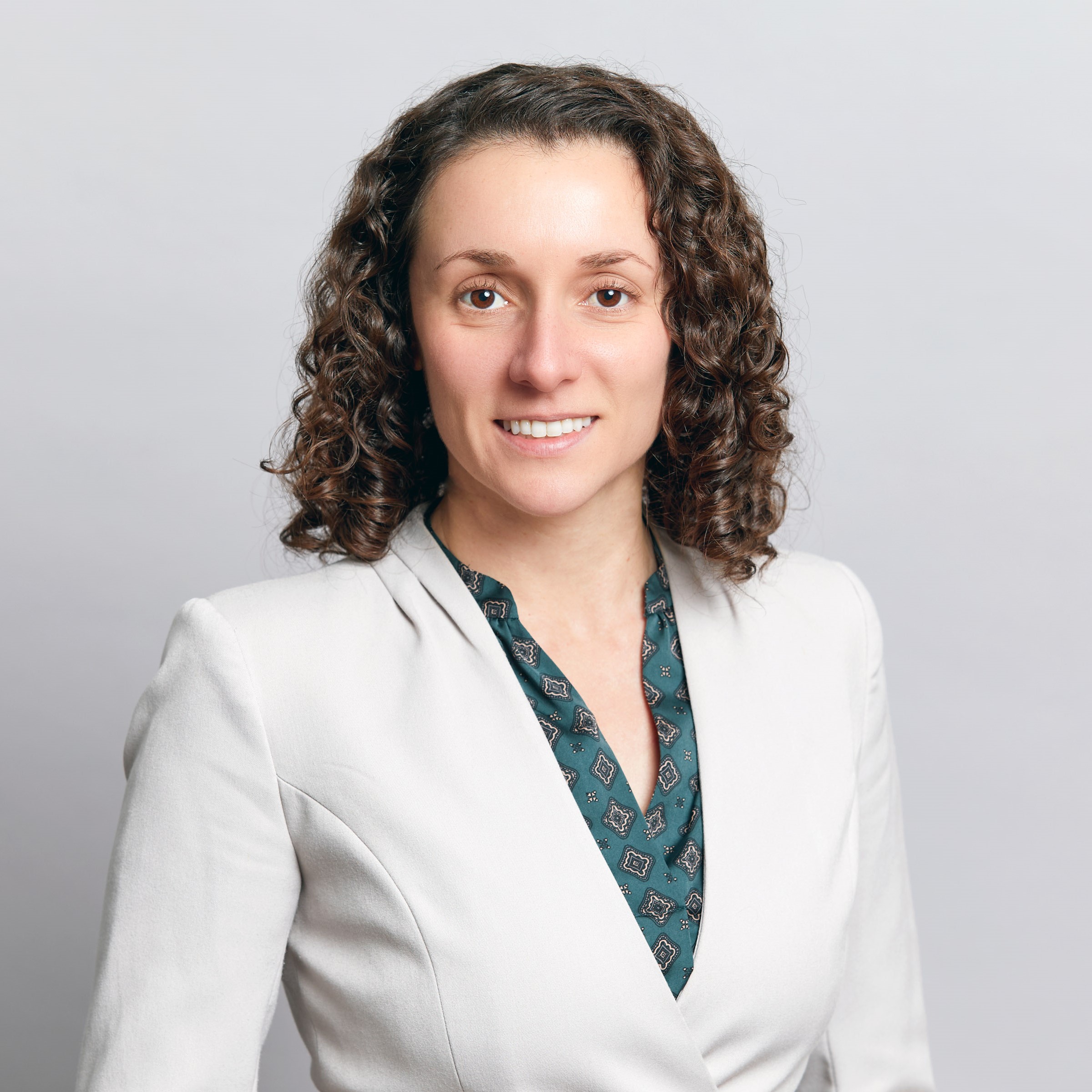 Mariya Entina, CFA, CPA, Portfolio Manager, DoubleLine